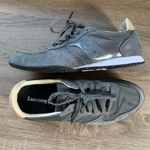 Saucony Bullet shoes in gray, size 9